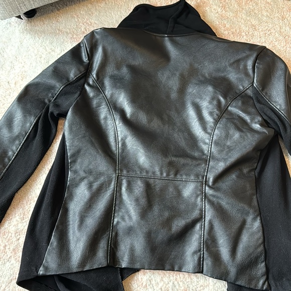 Blank NYC black Mixed Media Faux Leather Draped Moto Jacket #30M-9027 Women's Sm - Picture 3 of 3
